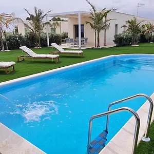Villa Gisira - Luxury, Brucoli